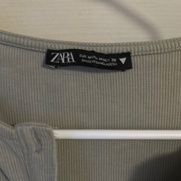 Zara Ribbed Green Top - Picture 2 of 3